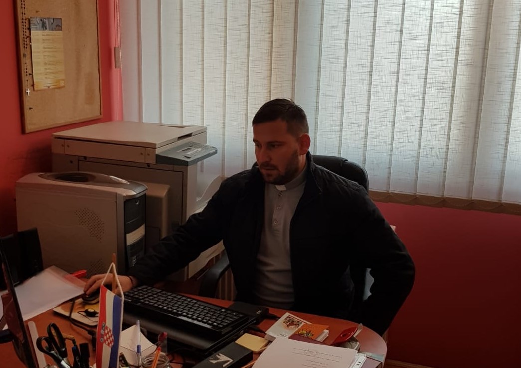 SUBOTA 18 00 Vl Mario Kani ki Stavimo Boga Uvijek Na Prvo Mjesto HKR